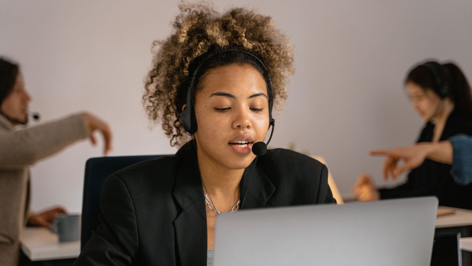The Support Desk That Gets Smarter Every Time a Customer Complains